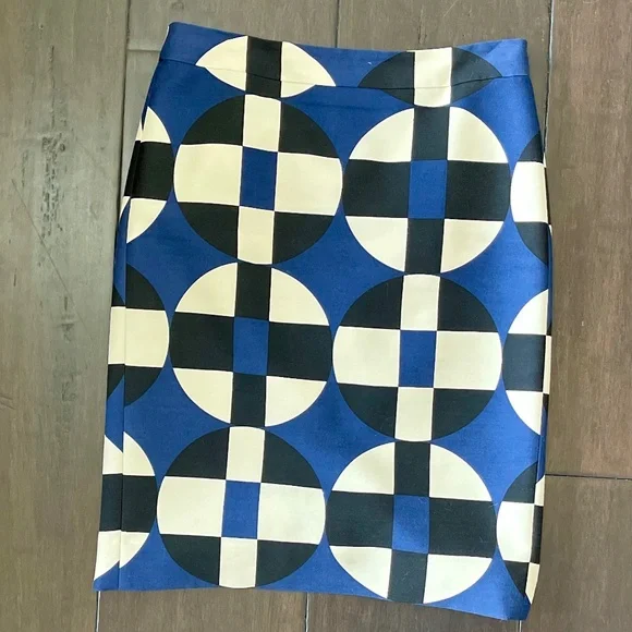 SALE! J. CREW No. 2 Pencil Skirt Black/Blue/Cream Geometric Circle Print: Size 4 - Picture 2 of 9